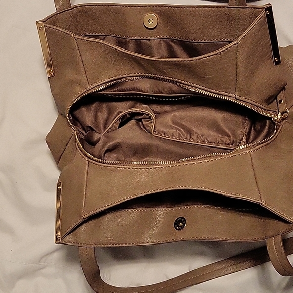 Madison West Purse - Picture 3 of 9